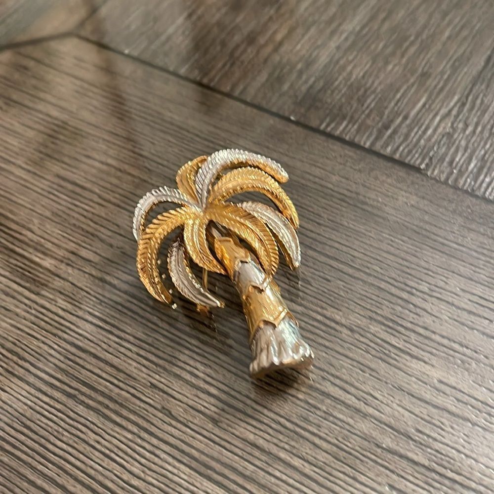Vintage Two-tone Palm Tree Pin, Tropical Tree - Picture 13 of 16